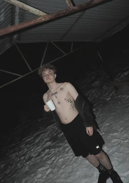 Влад из Лениногорска, мне 21, познакомлюсь без обязательств