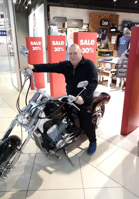 Александр из Семилук, мне 48, познакомлюсь на одну ночь