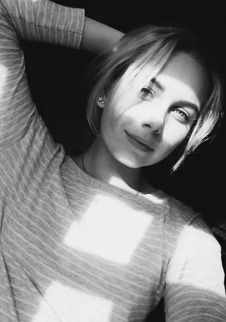 Я Елена, 23, из Кирова, ищу знакомства на одну ночь
