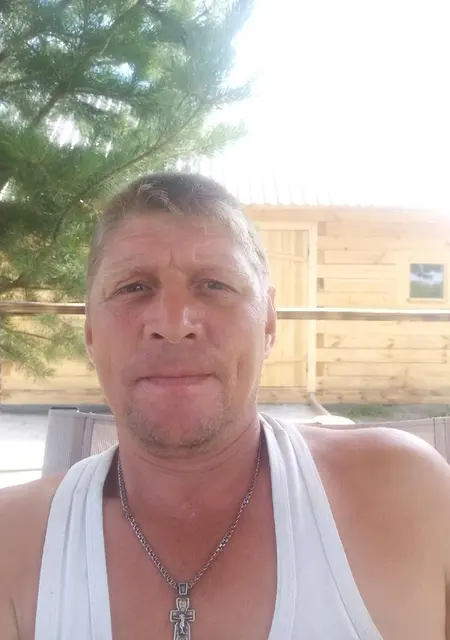 Я Андрей, 43, из Барнаула, ищу знакомство для дружбы