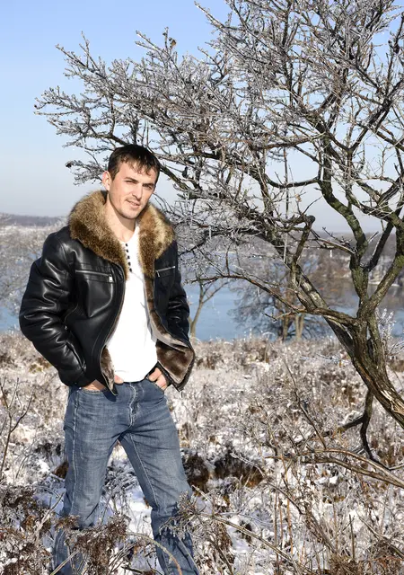 Анатолий из Большого Камня, мне 36, познакомлюсь для постоянных отношений