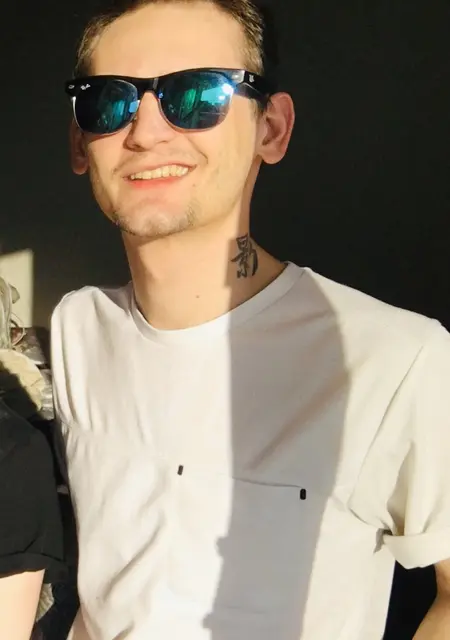 Я Виталий, 29, из Нижнего Тагила, ищу знакомство для приятного времяпровождения