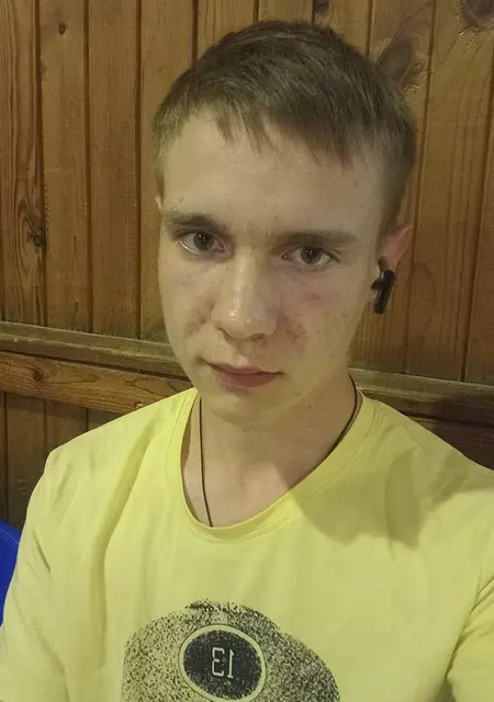 Олег Зоркальцев из Тюмени, мне 18, познакомлюсь на одну ночь