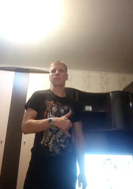 Я Андрей, 32, из Назарова, ищу знакомства на одну ночь