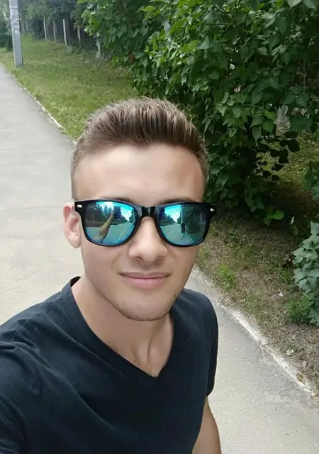 Я Максим, 25, знакомлюсь без обязательств в Иванове