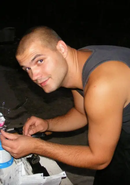 Илья из Сасова, мне 26, познакомлюсь для общения