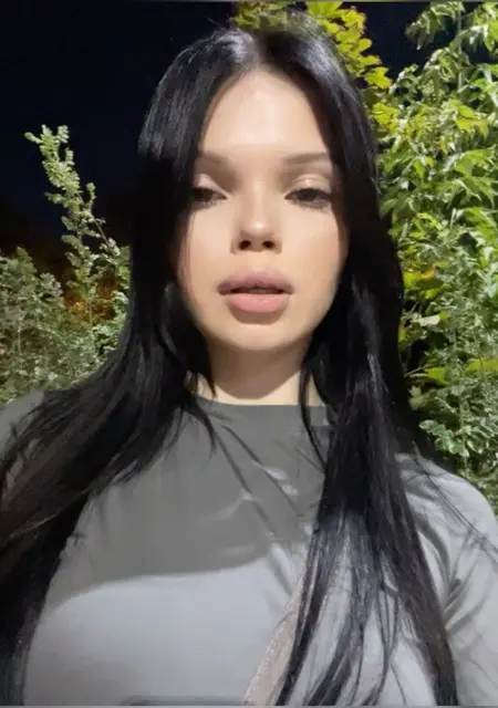 Я Кристи, 23, из Ижевска, ищу знакомство для общения