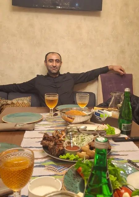 Я Nur, 35, из Каспийска, ищу знакомство для приятного времяпровождения