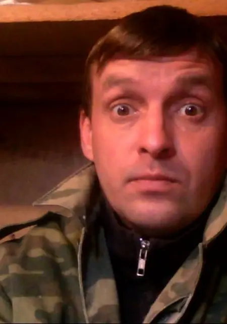 Я Илья, 39, из Рощина, ищу знакомство для постоянных отношений