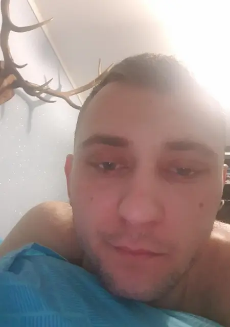 Я Илья, 25, знакомлюсь на одну ночь в Жабинке