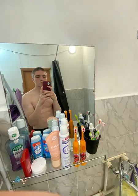 Я Андрей, 21, из Магадана, ищу знакомство для совместных путешествий