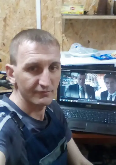 Vladimir из Краснобродского, мне 25, познакомлюсь на одну ночь