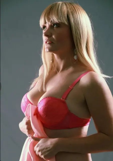 Вика из Тулы, мне 44, познакомлюсь для вирта