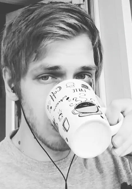 Я Александр, 30, из Рязани, ищу знакомство для приятного времяпровождения