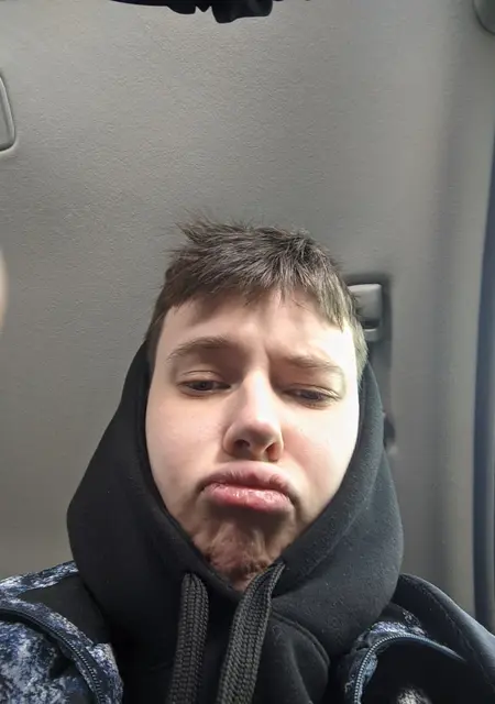 Я Тимур, 21, знакомлюсь без обязательств в Югорске