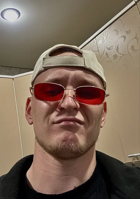 Александр из Самары, ищу на сайте постоянные отношения