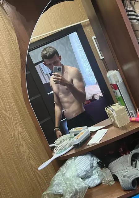 Александр из Новочеркасска, мне 22, познакомлюсь без обязательств