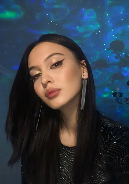 Я Анна, 25, из Екатеринбурга, ищу знакомство для общения