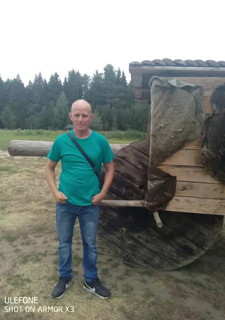 Дмитрий из Кирова, мне 25, познакомлюсь на одну ночь