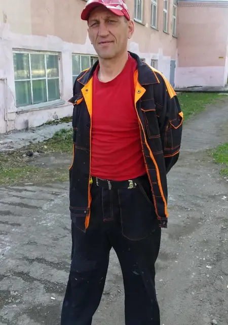 Юрий из Каменска-Уральского, мне 54, познакомлюсь без обязательств