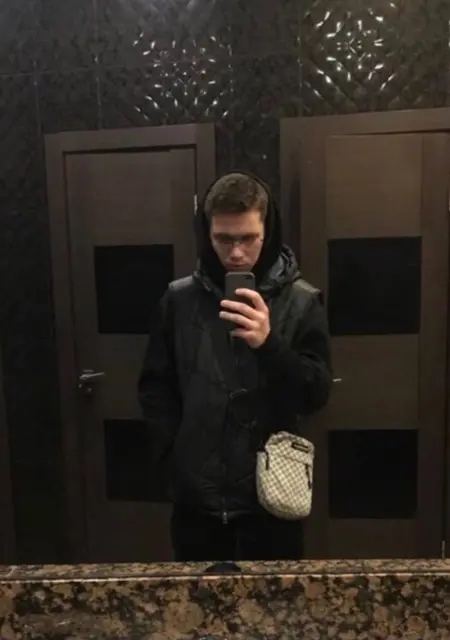 Я Егор, 19, знакомлюсь для вирта в Иванове