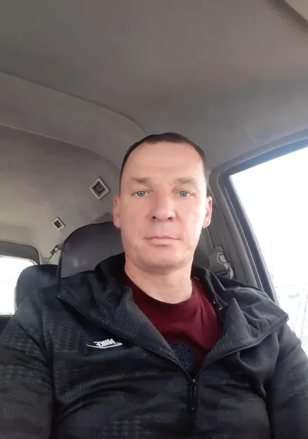 Роман из Хабаровска, мне 49, познакомлюсь на одну ночь