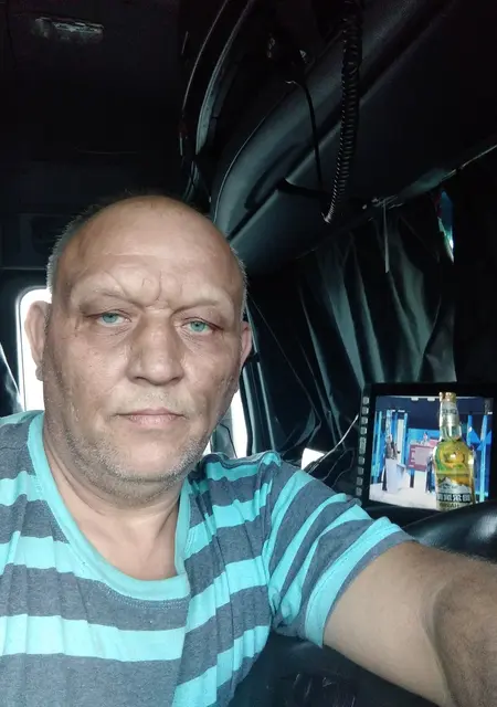 Алексей из Екатеринбурга, ищу на сайте знакомства на одну ночь