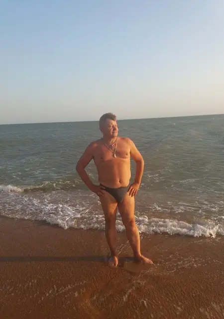 Александр из Керчи, ищу на сайте знакомства на одну ночь