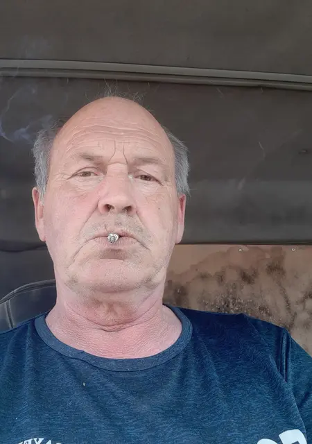 Юрии из Санкт-Петербурга, ищу на сайте знакомства без обязательств