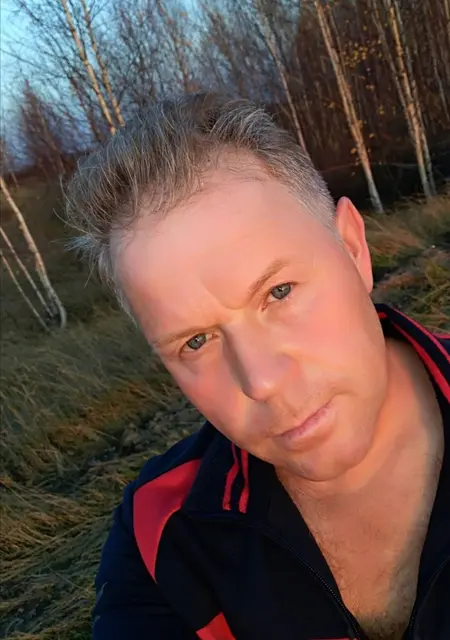 Я Виктор, 49, из Томска, ищу знакомства на одну ночь