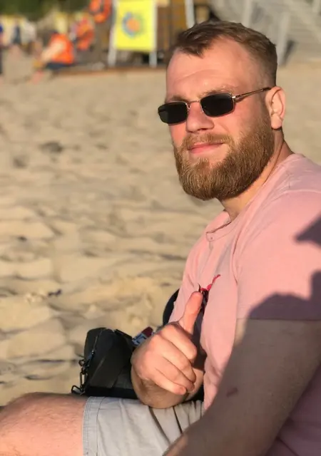 Александр из Калининграда, мне 29, познакомлюсь для приятного времяпровождения