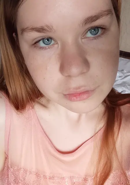 Я Irina, 18, из Сочи, ищу знакомство для открытые отношения