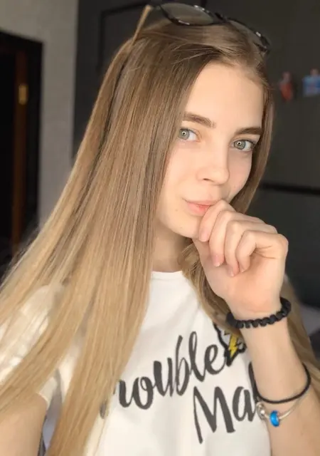 Я Алиса, 27, из Воронежа, ищу знакомство для приятного времяпровождения