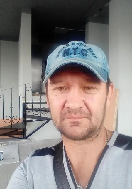 Дима из Калининграда, ищу на сайте знакомства на одну ночь