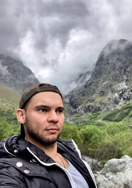 Andrey из Владикавказа, ищу на сайте постоянные отношения