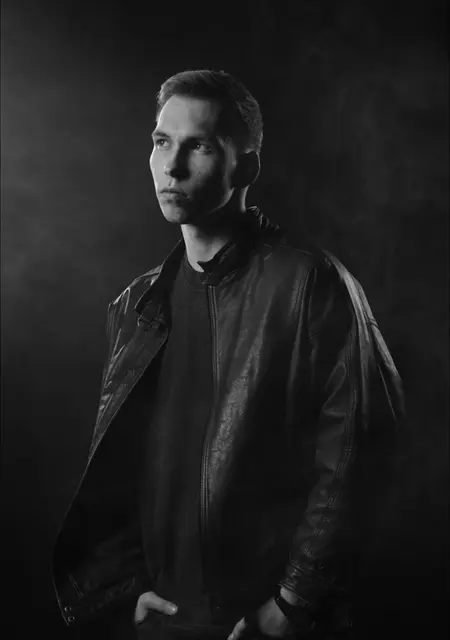 Я Кирилл, 20, из Кирова, ищу знакомства на одну ночь