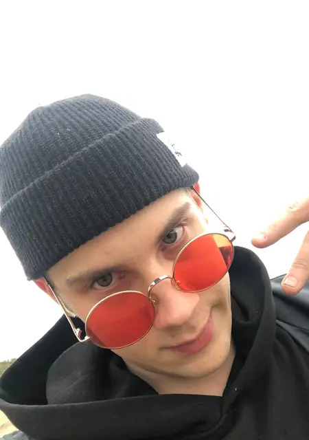 Илья из Архангельска, мне 22, познакомлюсь на одну ночь