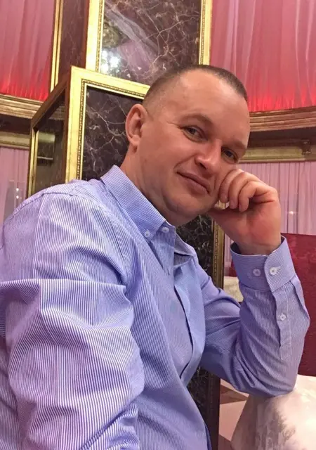 Александр из Каменска, мне 46, познакомлюсь без обязательств