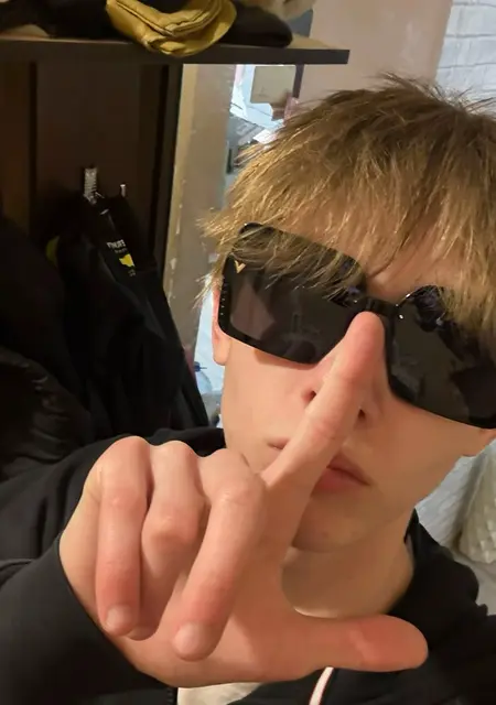 Shachir из Томска, мне 18, познакомлюсь на одну ночь