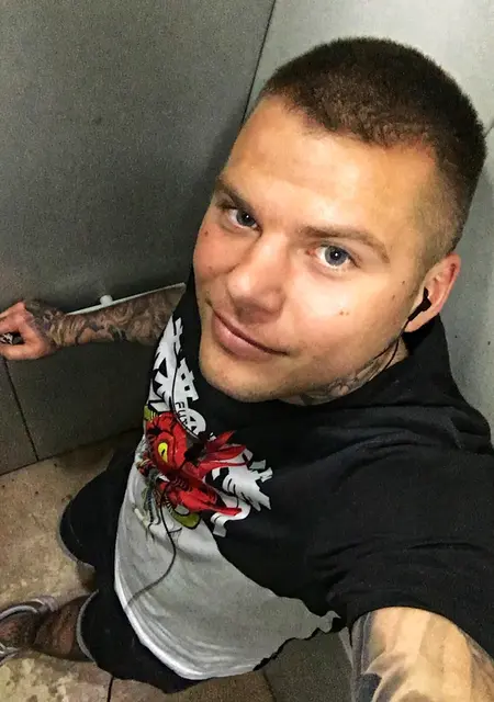 Я Игорь, 35, из Белгорода, ищу знакомства без обязательств