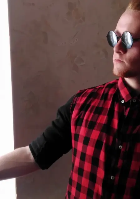 Илья из Гатчины, ищу на сайте знакомства на одну ночь