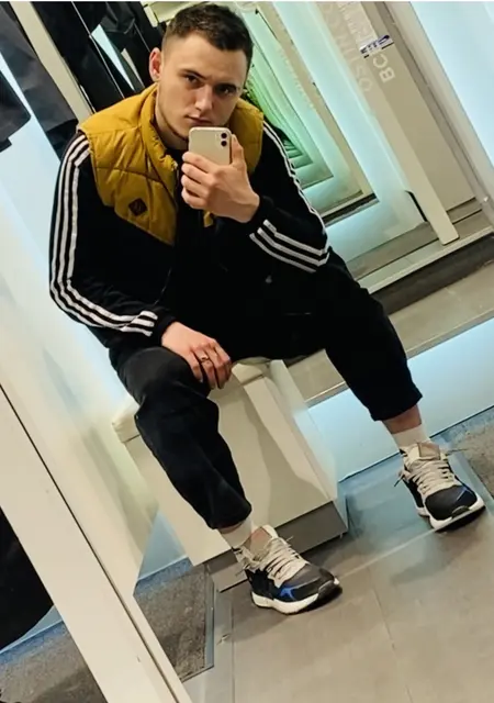 Саша из Наро-Фоминска, мне 27, познакомлюсь на одну ночь