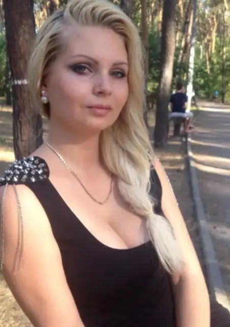 Я Алеся, 39, знакомлюсь для постоянных отношений в Екатеринбурге