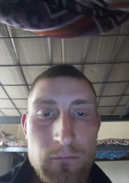 Я Victor, 31, из Смоленска, ищу знакомства без обязательств