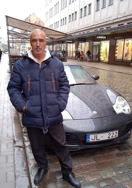 Daniyar из Парижа, мне 46, познакомлюсь без обязательств