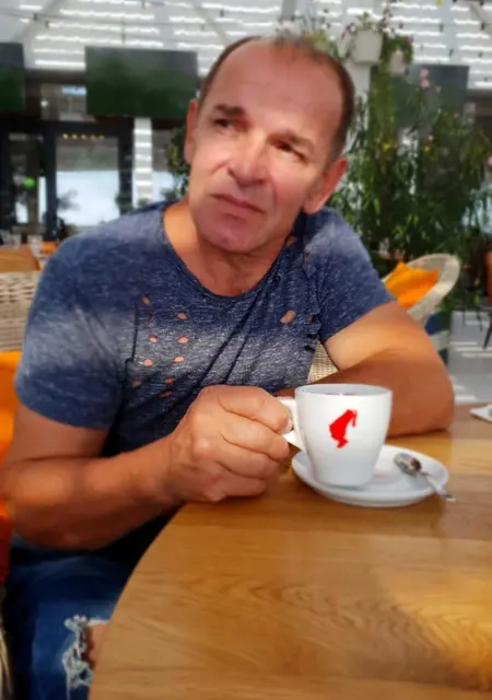 Николай из Сочи, ищу на сайте знакомства на одну ночь