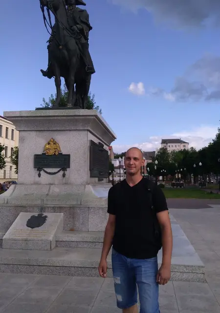 Раф из Черняховска, ищу на сайте знакомства на одну ночь