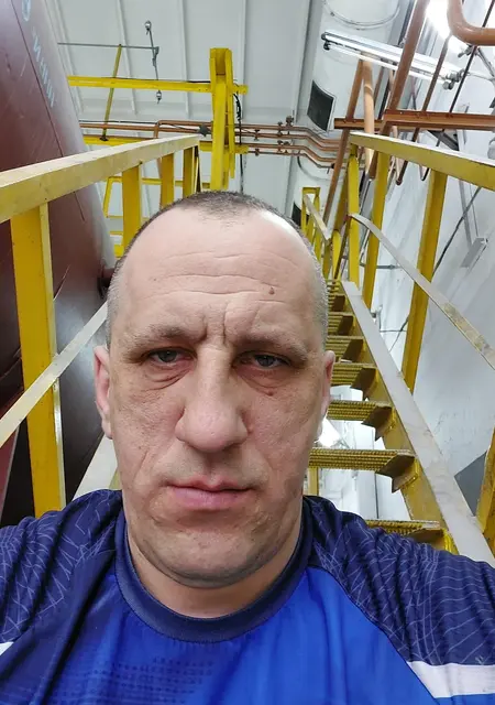 Я Денис, 46, знакомлюсь без обязательств в Саяногорске