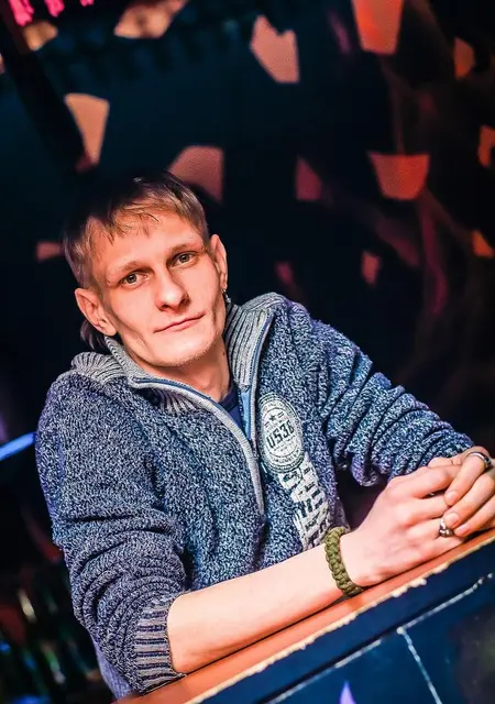 Лёша из Зеленогорска, ищу на сайте знакомства на одну ночь