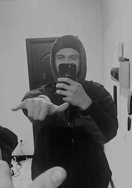 Я Максосик, 22, знакомлюсь для приятного времяпровождения в Ленинградской